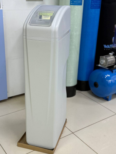 Фильтр умягчения Кабинетный RL-R110C Гейзер (суперкомпактный)