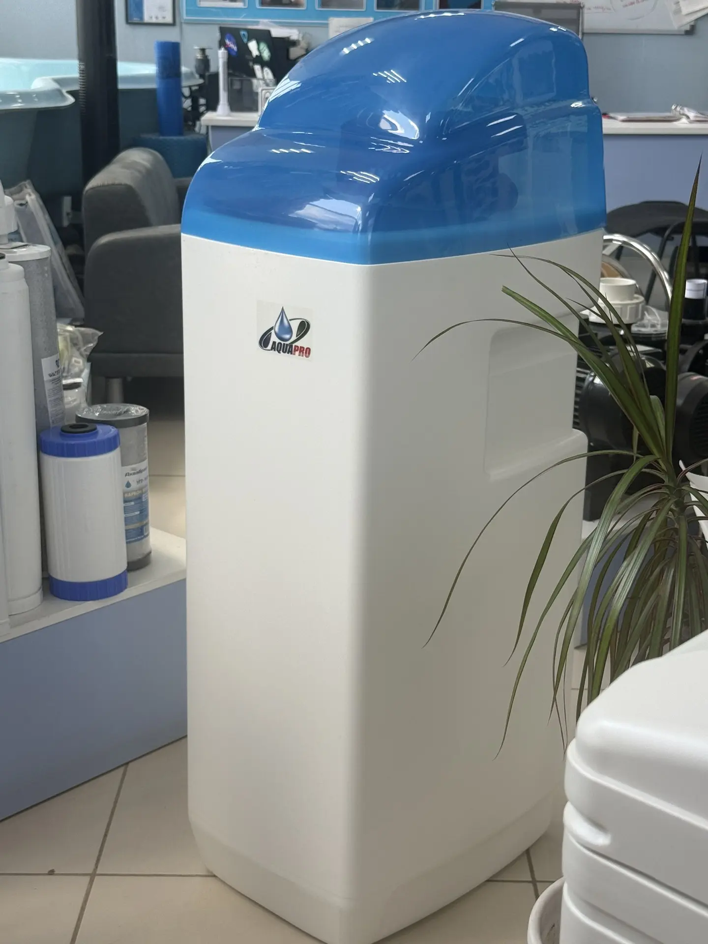Кабинетный умягчитель AquaPro Mix - 1035 (с многофункциональной загрузкой в комплекте)
